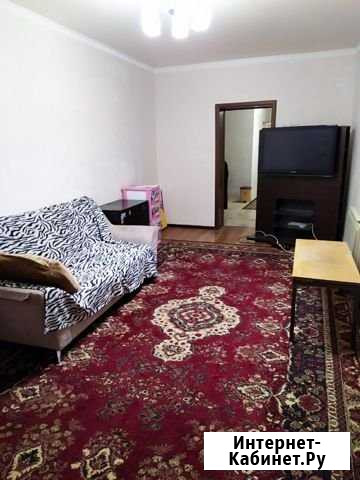 2-комнатная квартира, 60 м², 1/1 эт. в аренду на длительный срок в Каспийске Каспийск - изображение 1