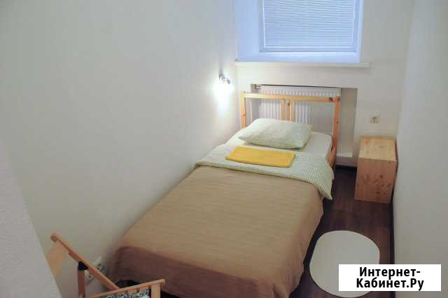Комната 16 м² в 4-ком. кв., 1/6 эт. в аренду посуточно в Санкт-Петербурге Санкт-Петербург - изображение 1