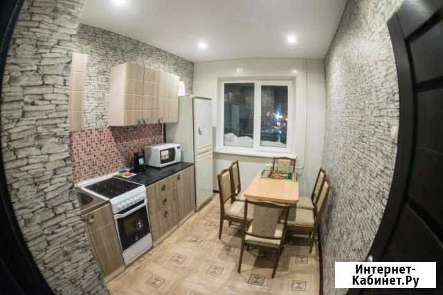 3-комнатная квартира, 60 м², 3/5 эт. в аренду посуточно в Кировске Мурманской области Кировск - изображение 1