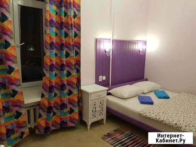 Комната 10 м² в 5-ком. кв., 1/5 эт. в аренду посуточно в Санкт-Петербурге Санкт-Петербург - изображение 1