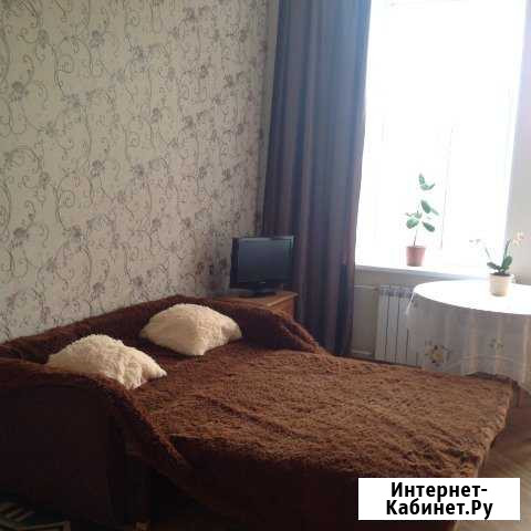 Комната 19 м² в 5-ком. кв., 4/6 эт. в аренду посуточно в Санкт-Петербурге Санкт-Петербург - изображение 1