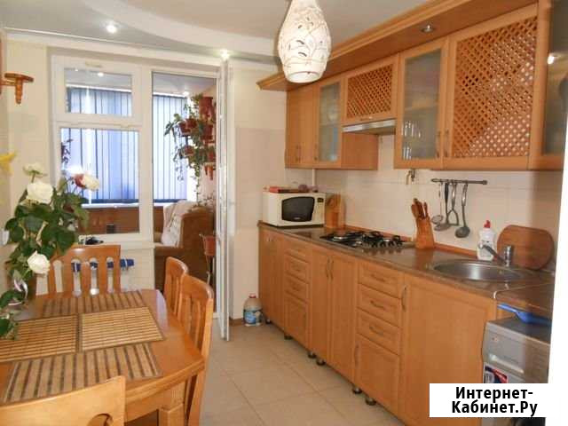 1-комнатная квартира, 50 м², 3/4 эт. в аренду на длительный срок в Евпатории Евпатория - изображение 1