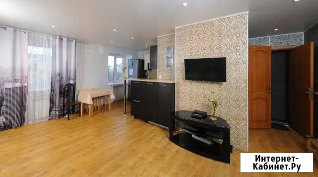 2-комнатная квартира, 55 м², 4/5 эт. в аренду посуточно в Омске Омск - изображение 1