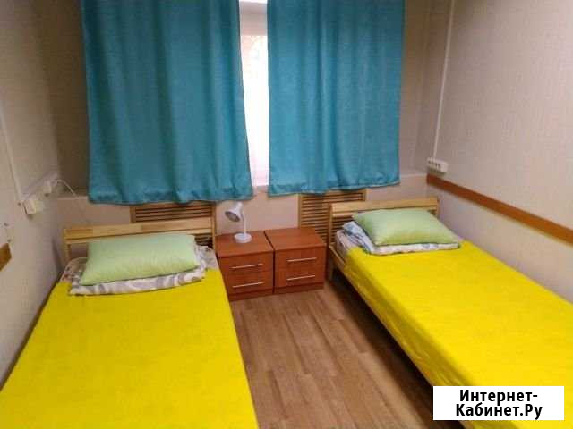 Комната 38 м² в > 9-ком. кв., 2/2 эт. в аренду посуточно в Братске Братск - изображение 1