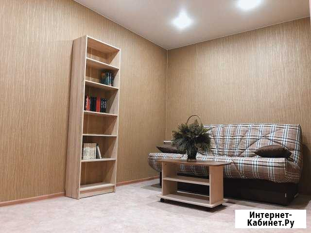 Комната 24 м² в 7-ком. кв., 1/10 эт. в аренду посуточно в Красноярске Красноярск - изображение 1