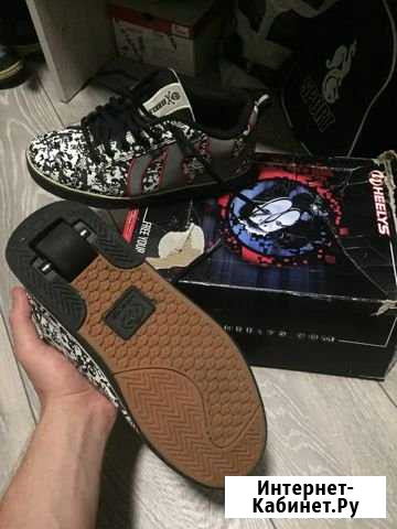 Кроссовки Hellys на роликовых колесиках Чебоксары - изображение 1