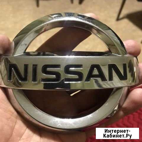 Знак Nissan радиаторной рещетки Аксай - изображение 1