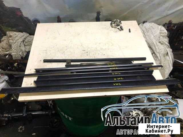 Молдинг двери Mercedes w202 передний задний Мурманск - изображение 1