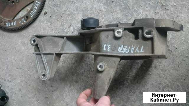 Кронштейн генератора 022260087F Touareg Audi Q7 Алексеевка - изображение 1