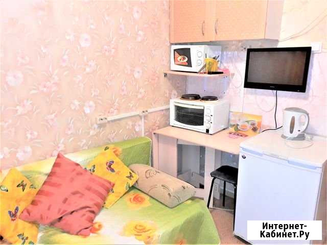 Комната 13.5 м² в 4-ком. кв., 1/9 эт. в аренду посуточно в Тюмени Тюмень - изображение 1