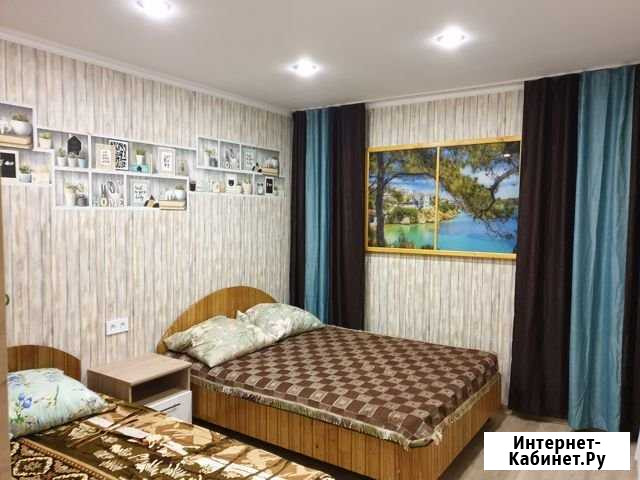 Комната 18 м² в 1-ком. кв., 1/2 эт. в аренду посуточно в Ейске Ейск - изображение 1