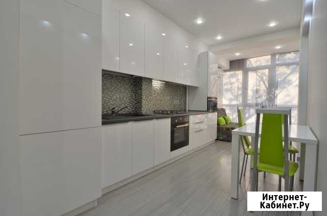2-комнатная квартира, 52 м², 3/12 эт. в аренду посуточно в Алуште Алушта - изображение 1