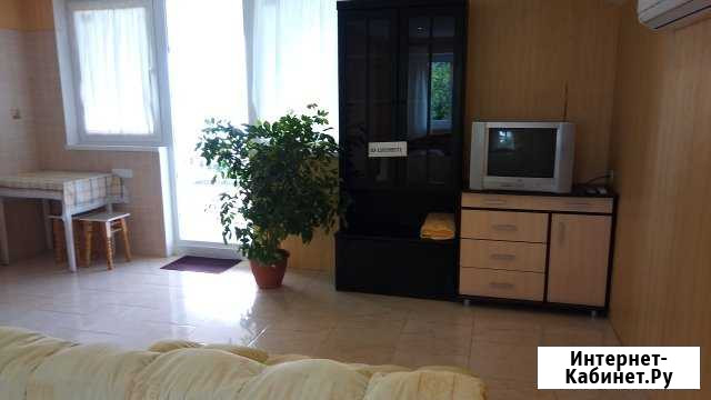 Квартира-студия, 30 м², 3/3 эт. в аренду посуточно в Алупке Алупка - изображение 1