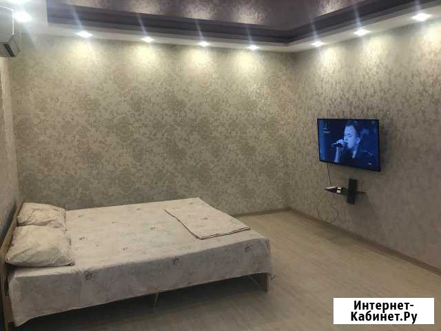 Комната 45 м² в 1-ком. кв., 1/3 эт. в аренду посуточно в Алуште Алушта - изображение 1