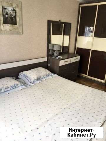 Комната 13 м² в 2-ком. кв., 5/5 эт. в аренду посуточно в Ялте Ялта - изображение 1