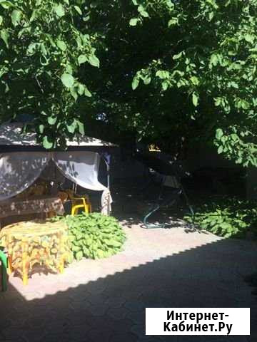 Комната 16 м² в 8-ком. кв., 1/1 эт. в аренду посуточно в Витязево Витязево - изображение 1