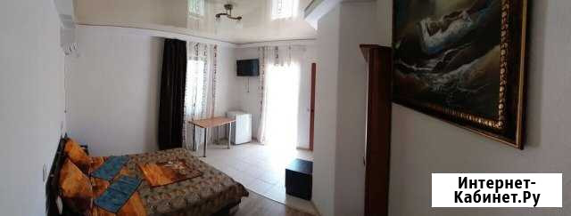 Комната 22 м² в 1-ком. кв., 1/2 эт. в аренду посуточно в Феодосии Феодосия - изображение 1