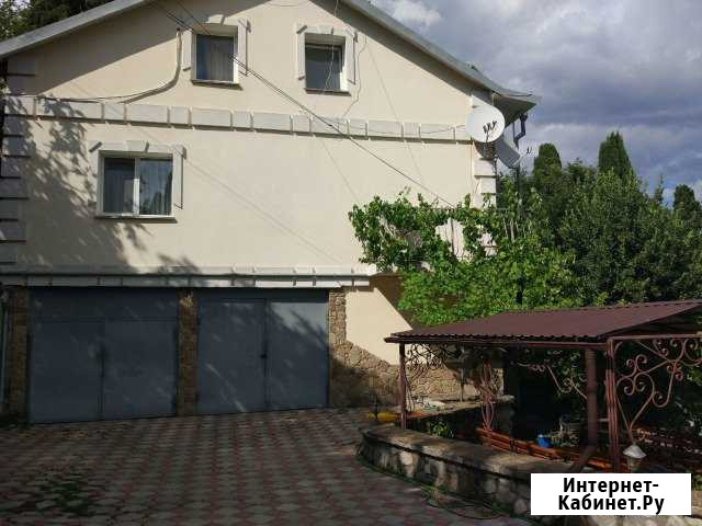 Дом 160 м² на участке 4 сот. в аренду посуточно в Ялте Ялта - изображение 1