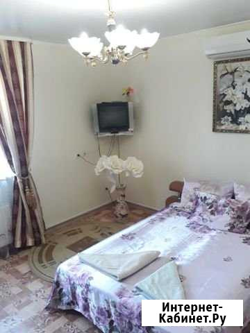 1-комнатная квартира, 40 м², 1/2 эт. в аренду посуточно в Азове Азов - изображение 1
