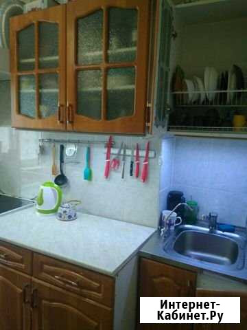Комната 16 м² в 3-ком. кв., 1/9 эт. в аренду посуточно в Новосибирске Новосибирск - изображение 1