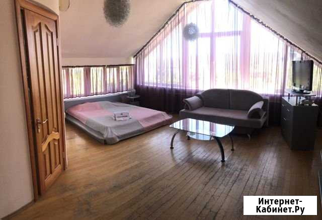Комната 30 м² в 6-ком. кв., 2/3 эт. в аренду посуточно в Феодосии Феодосия - изображение 1