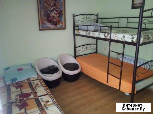 Комната 20 м² в > 9-ком. кв., 1/3 эт. в аренду на длительный срок в Севастополе Севастополь - изображение 1