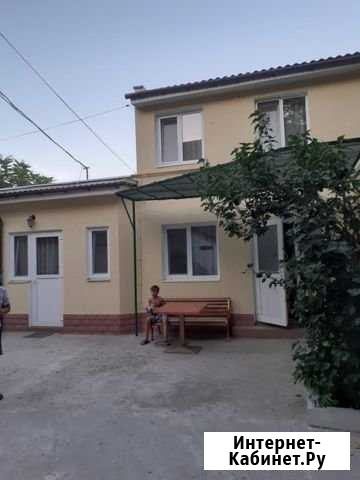 Коттедж 60 м² на участке 2 сот. в аренду посуточно в Евпатории Евпатория - изображение 1