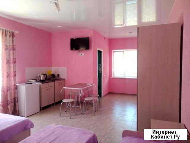 Комната 28 м² в 1-ком. кв., 1/2 эт. в аренду посуточно в Голубицкой Голубицкая - изображение 1