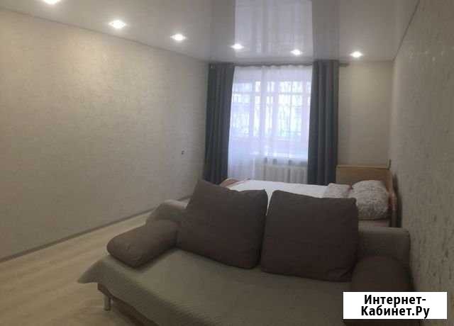1-комнатная квартира, 30 м², 1/5 эт. в аренду посуточно в Асбесте Асбест - изображение 1