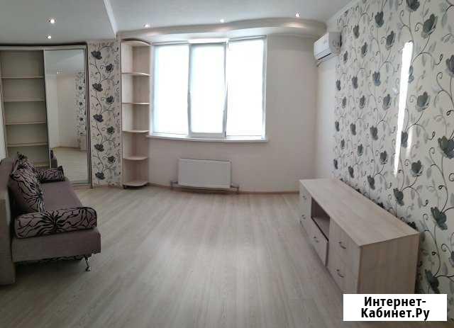 2-комнатная квартира, 60 м², 3/10 эт. в аренду посуточно в Севастополе Севастополь - изображение 1