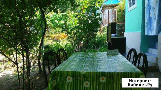 Комната 16 м² в 2-ком. кв., 1/1 эт. в аренду посуточно в Дивноморском Дивноморское - изображение 1