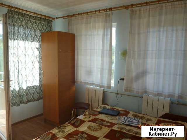 Комната 16 м² в 6-ком. кв., 2/2 эт. в аренду посуточно в Алуште Алушта - изображение 1
