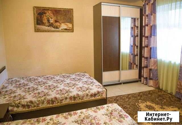 Комната 20 м² в 6-ком. кв., 1/2 эт. в аренду посуточно в Ейске Ейск - изображение 1