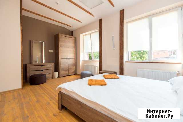 Комната 30 м² в 7-ком. кв., 1/2 эт. в аренду посуточно в Симферополе Симферополь - изображение 1