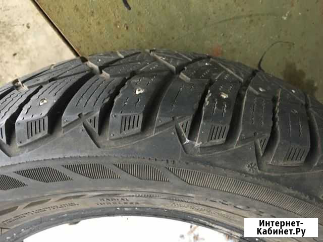 Dunlop 215/65 R16 2шт Локоть - изображение 1