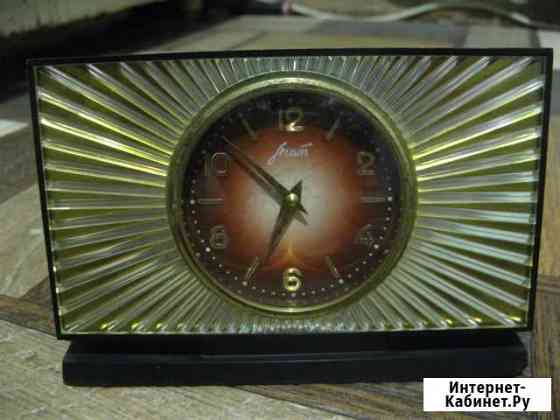 Часы механические настольные СССР Калуга