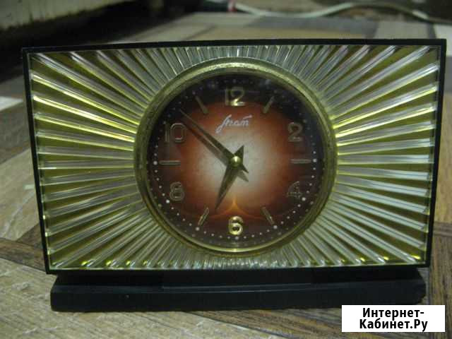 Часы механические настольные СССР Калуга - изображение 1