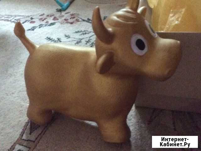 Надувной бычок и пакетом игрушки для малышей Тамбов - изображение 1