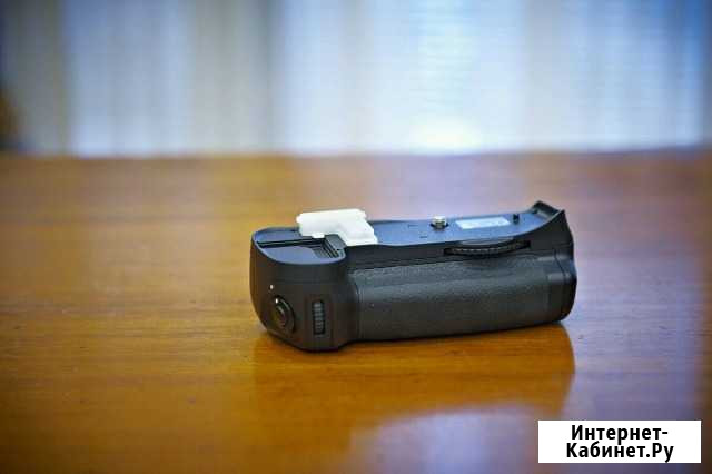 Батарейный блок (батарейная ручка) Nikon MB-D 10 Мурманск - изображение 1