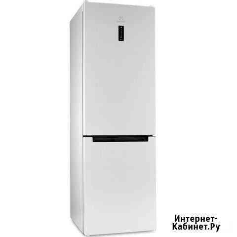 Двухкамерный холодильник Indesit ITR5180 Ленинск-Кузнецкий