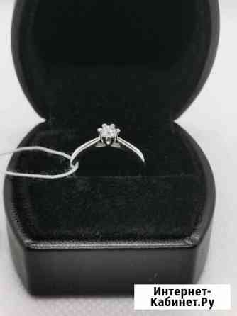 Продам золотое кольцо с бриллиантом Казань