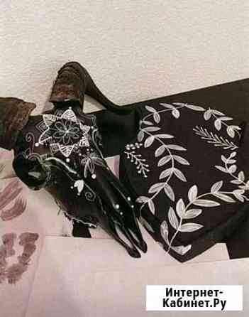 Расписной череп барана с медальоном Екатеринбург