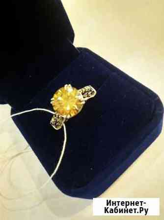 Кольцо с бриллиантом Казань