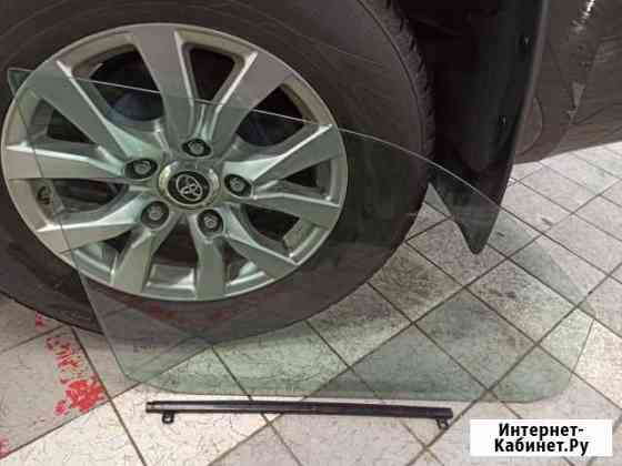 Стекло передней правой двери Toyota lс 200 Гатчина