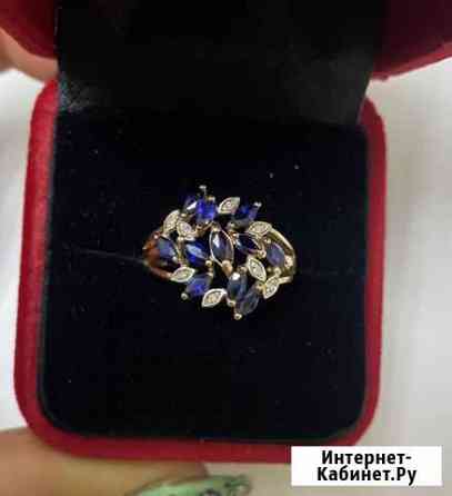 Золотое кольцо с бриллиантами и сапфирами Омск