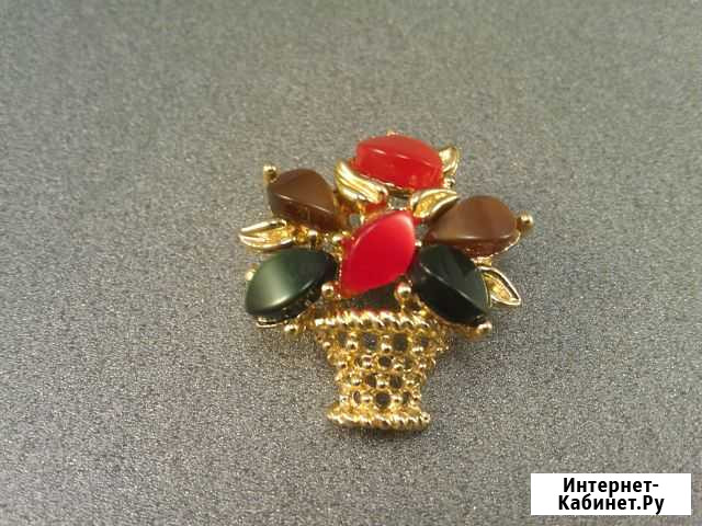 Винтажная брошь корзина с цветами, люцит. 50е США Санкт-Петербург - изображение 1