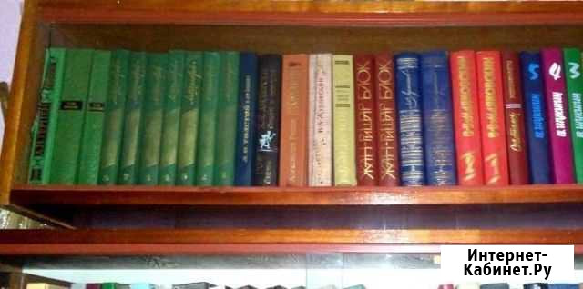 Книжные полки со стеклом,навесные Воркута - изображение 1