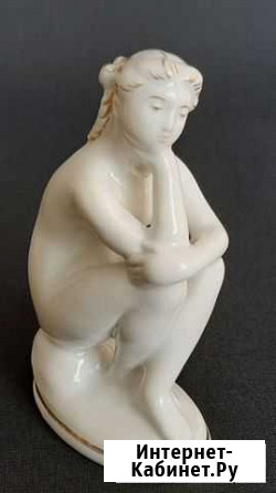 Фарфоровая фигурка Девушка на пляже.лфз Хабаровск - изображение 1