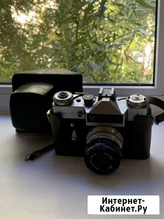 Пленочный фотоаппарат zenit-E. Фотоаппарат зенит Пермь - изображение 1