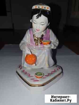 Фарфоровая статуэтка Узбечка с чайником СССР Ульяновск
